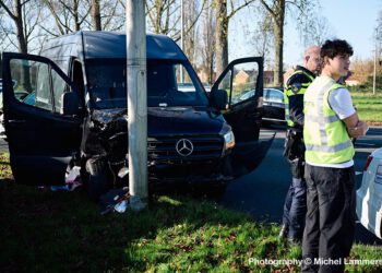 Lange achtervolging eindigt in crash op Nijmeegseweg